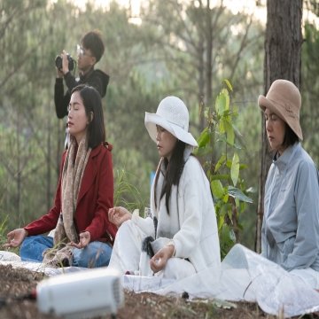 Người trẻ đi chữa lành